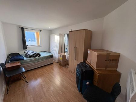 2 bedroom Flat To Let - Photo 4