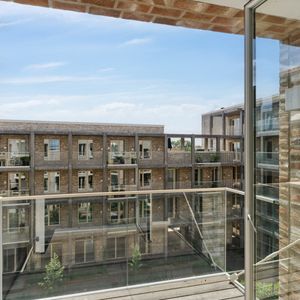 LEJEBOLIGER MED FLOT LYSINDFALD OG LÆKRE KVALITETSMATERIALER - Foto 2