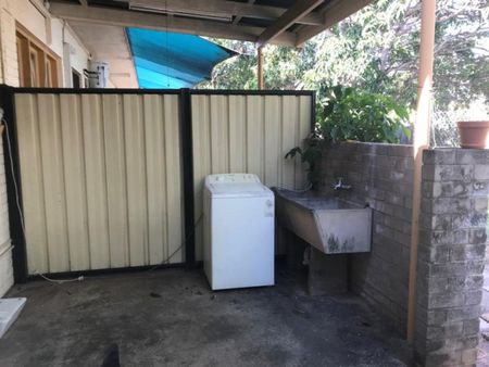 Charming 1-Bedroom Unit with Courtyard – Quiet City Living - Photo 5