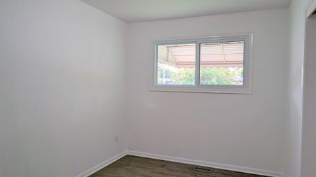 For Lease - 461 Geneva Street, St. Catharines, Ontario - Photo 2