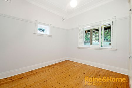 Charming 3 Bedroom Home In Prime Location - Photo 3