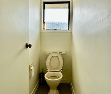 Beautiful 4 Bedroom House in Mt Roskill - Photo 6