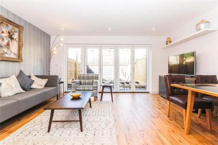 4 bedroom end of terrace house to rent - Photo 3