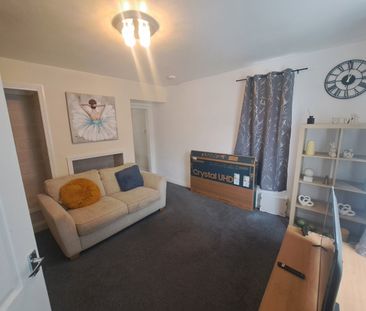 Room in a Shared House, Halliday Road, M40 - Photo 1