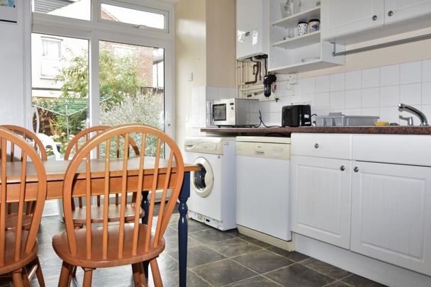 4 bedroom terraced house to rent - Photo 1