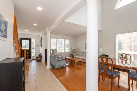 **ALL INCLUSIVE** Rooms For Rent in a Stunning House!! - Photo 2