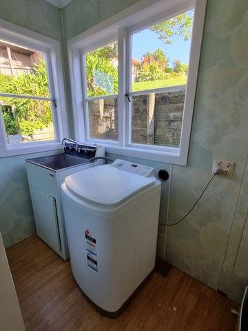 3 bedroom, ideal location with large outdoor space - Photo 5