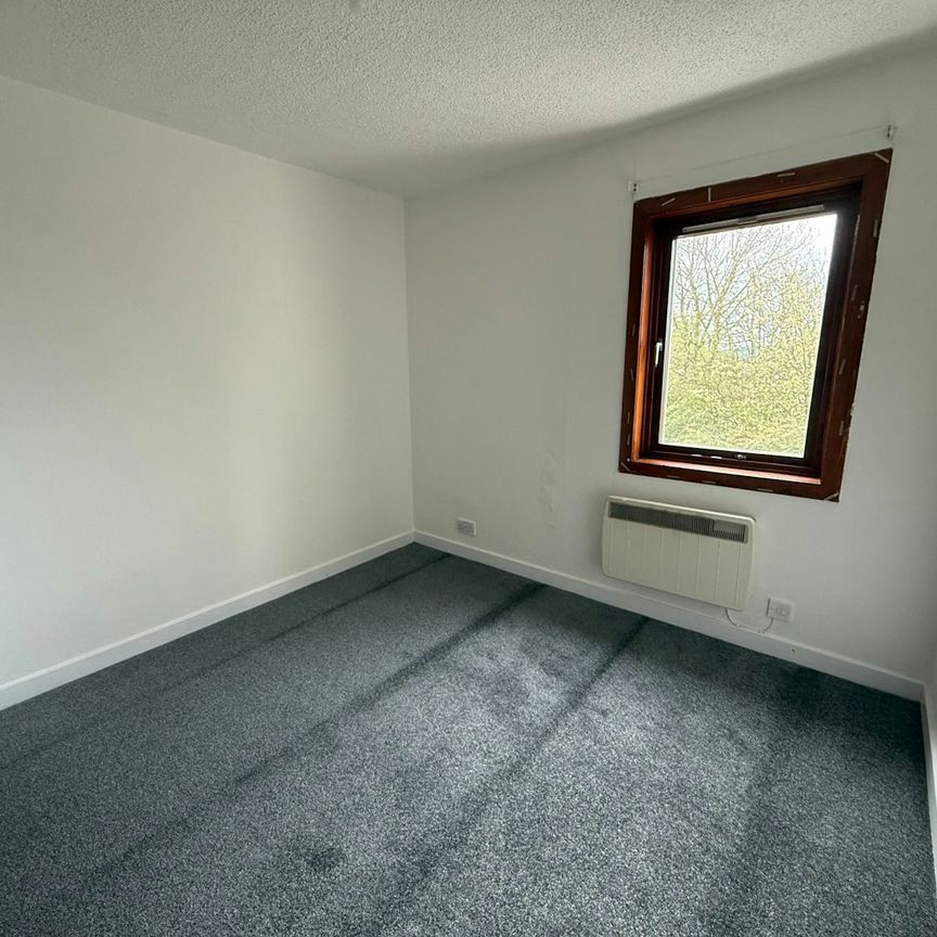 Flat to rent on - Photo 1