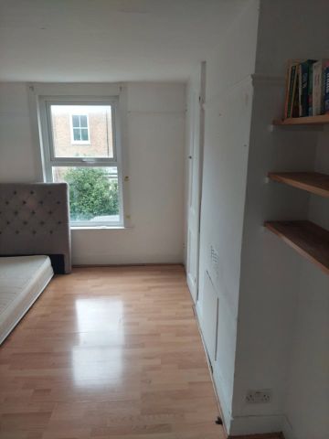 Room in a Shared House, Winslade Road, SW2 - Photo 3