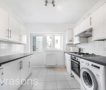 4 bedroom flat to rent - Photo 2