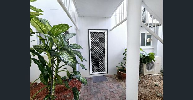 INNER CITY UNIT!! - Photo 1