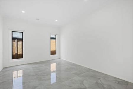 Stunning and Modern 4-Bedroom Home in Donnybrook - Photo 2