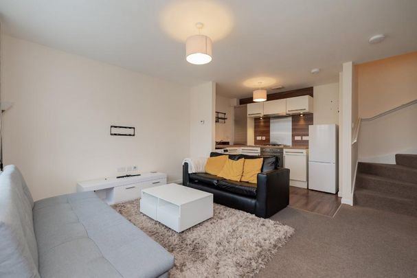 2 bedroom terraced house to rent - Photo 1