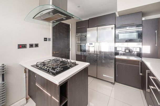 2 bedroom end of terrace house to rent - Photo 1