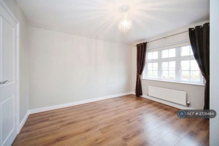 3 bedroom detached house to rent - Photo 2