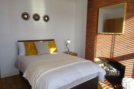 1 bedroom in a house share to rent - Photo 2