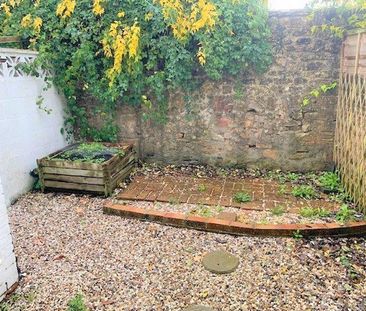 2 bedroom cottage to rent - Photo 2