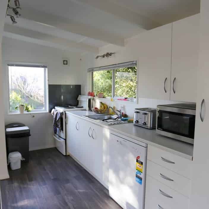 FOUR BEDROOM STUDENT ACCOMMODATION! - Photo 1