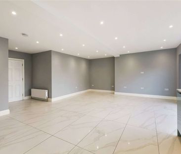 Substantial and versatile eight bedroom detached family home finish... - Photo 1