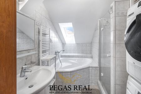 Pronájem domu 120 m² s pozemkem 265 m² - Photo 2