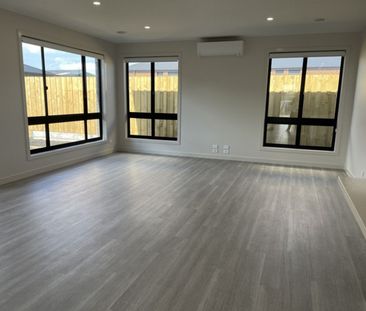 Beautiful Designer Home - Photo 6