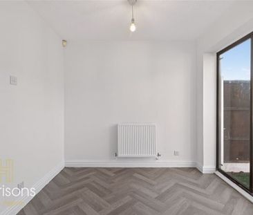 Rainbow Drive, Atherton, Manchester - Photo 4