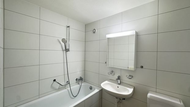 Rent a 2 ½ rooms apartment in Oensingen - Photo 1