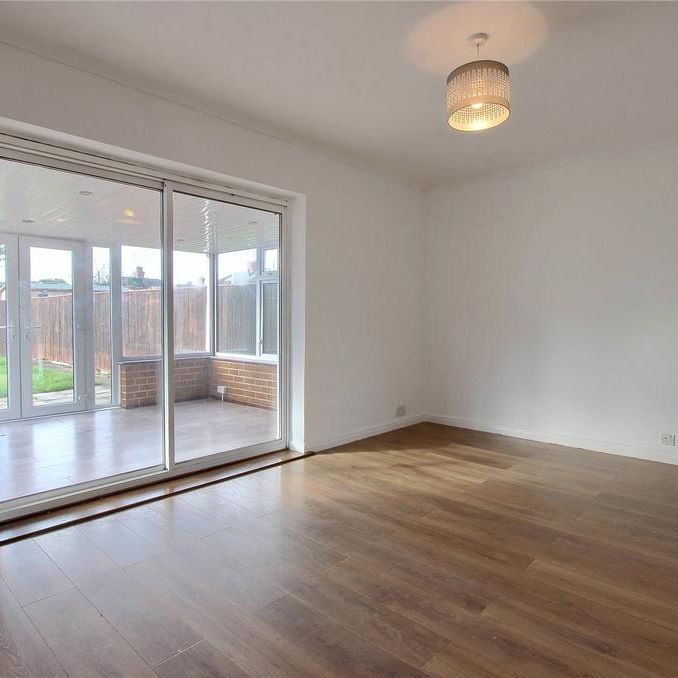 3 bedroom bungalow to rent - Photo 1