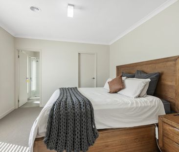 Low-Maintenance Home Offering Comfort, Style and Everyday Convenience - Photo 5