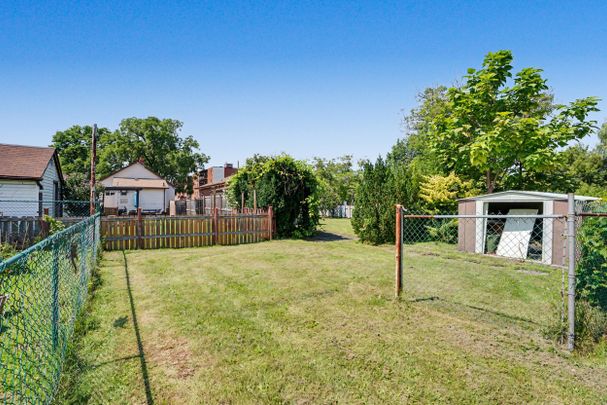 For Lease - 5568 Drummond Road, Niagara Falls, Ontario - Photo 1