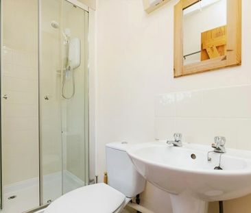 2 bedroom semi-detached house to rent - Photo 5