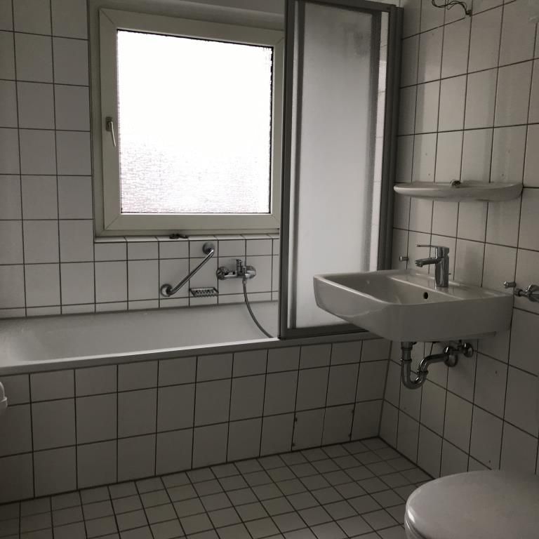 3.5-Zimmer-Wohnung mit Balkon in Duisburg-Huckingen mieten - Photo 1