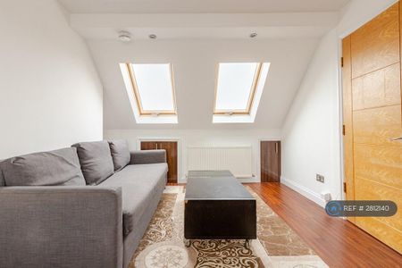 1 bedroom in a house share to rent - Photo 3