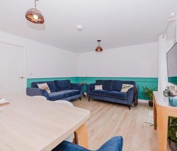 3 bedroom end of terrace house to rent - Photo 4