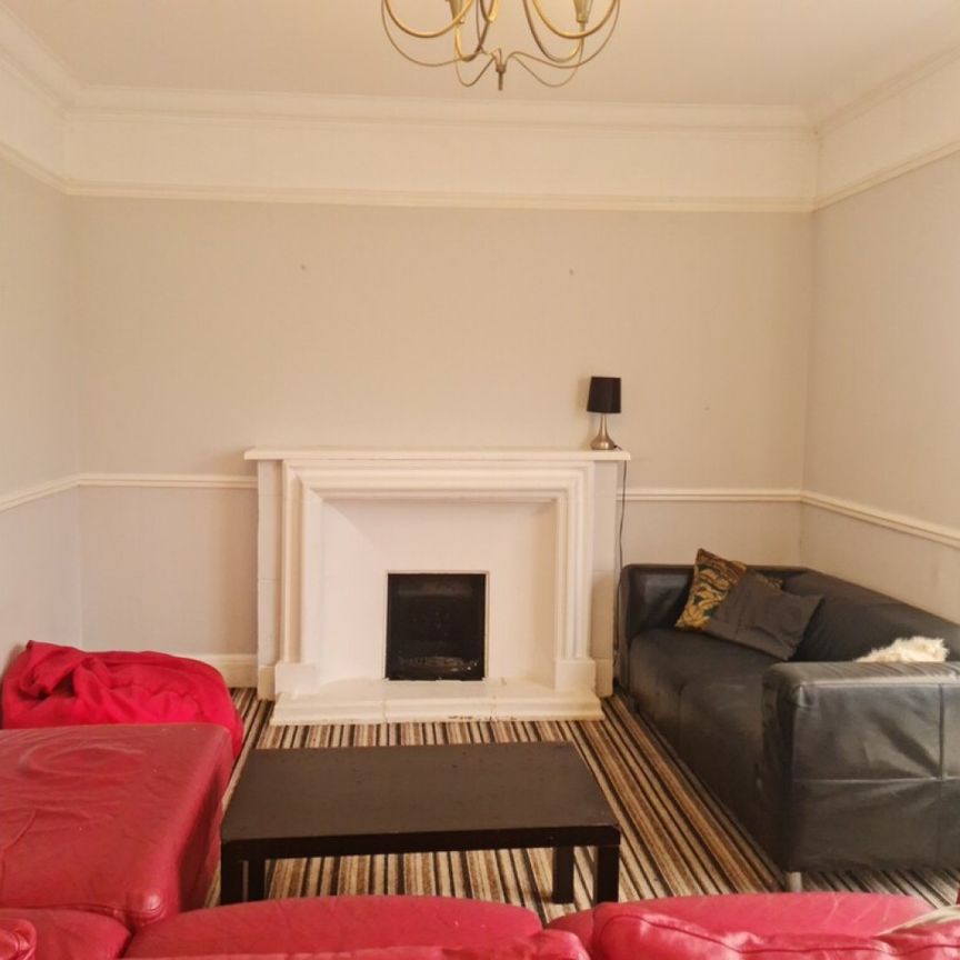 8 Bed Student House in Winton - Photo 1