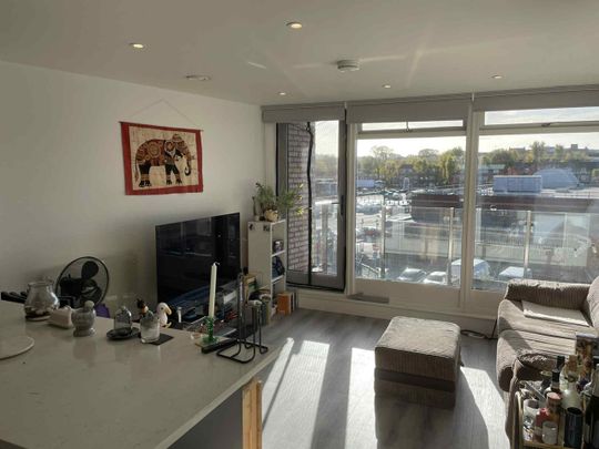 1 Bed Flat, Peckham High Street, SE15 - Photo 1