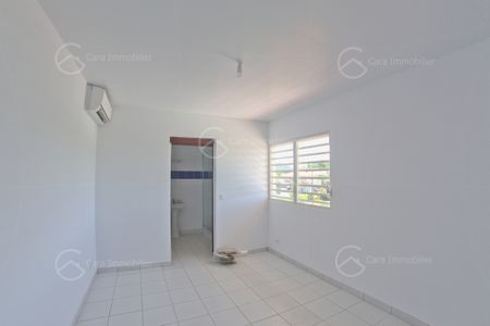Location Appartement 3 pièces 75m² CAYENNE 97300 - Photo 2