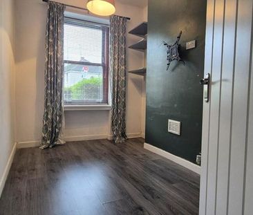 3 bedroom flat to rent - Photo 5