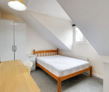 3 bedroom apartment to rent - Photo 3