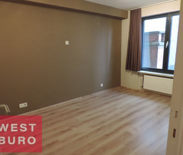 Ruim appartement met 2 slaapkamers, centrum Roeselare - Foto 6