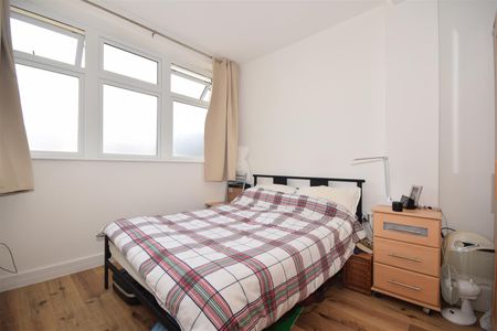 Radnor Road, Twickenham - 1 bedroomProperty for lettings - Chasebuchanan - Photo 4