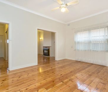 Well maintained four bedroom generous family living - Photo 3