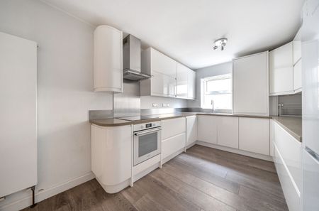 2 bedroom maisonette to rent Riverside Apartments,Thames Street - Photo 4