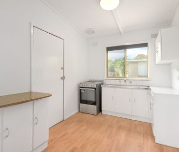 2/22 Bradshaw Street Frankston VIC - Photo 2