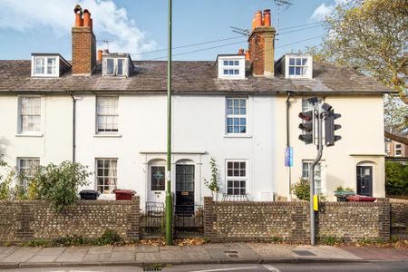3 bedroom terraced house to rent - Photo 3
