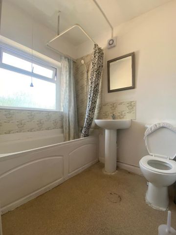 5 bedroom end of terrace house to rent - Photo 3