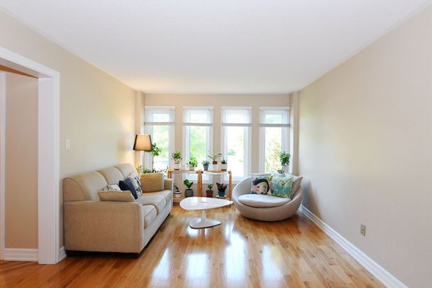 For Lease - 1213 Rosethorne Road, Oakville, Ontario - Photo 1