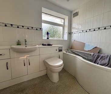 3 bedroom semi-detached house to rent - Photo 3