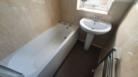Yewtree Avenue, Preston - Photo 5