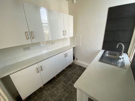 2 bed flat to rent in Church Road, St. Leonards-on-Sea - Photo 2